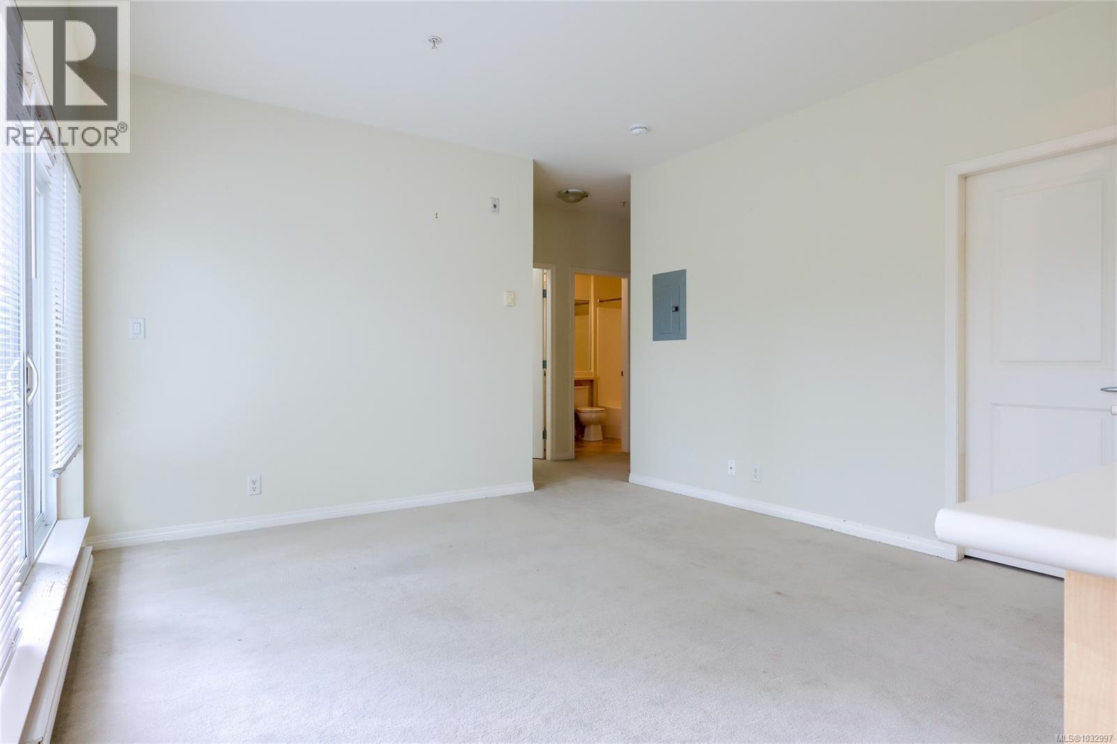 207 1550 Church Ave, Saanich, British Columbia  V8P 2H1 - Photo 6 - 1032997