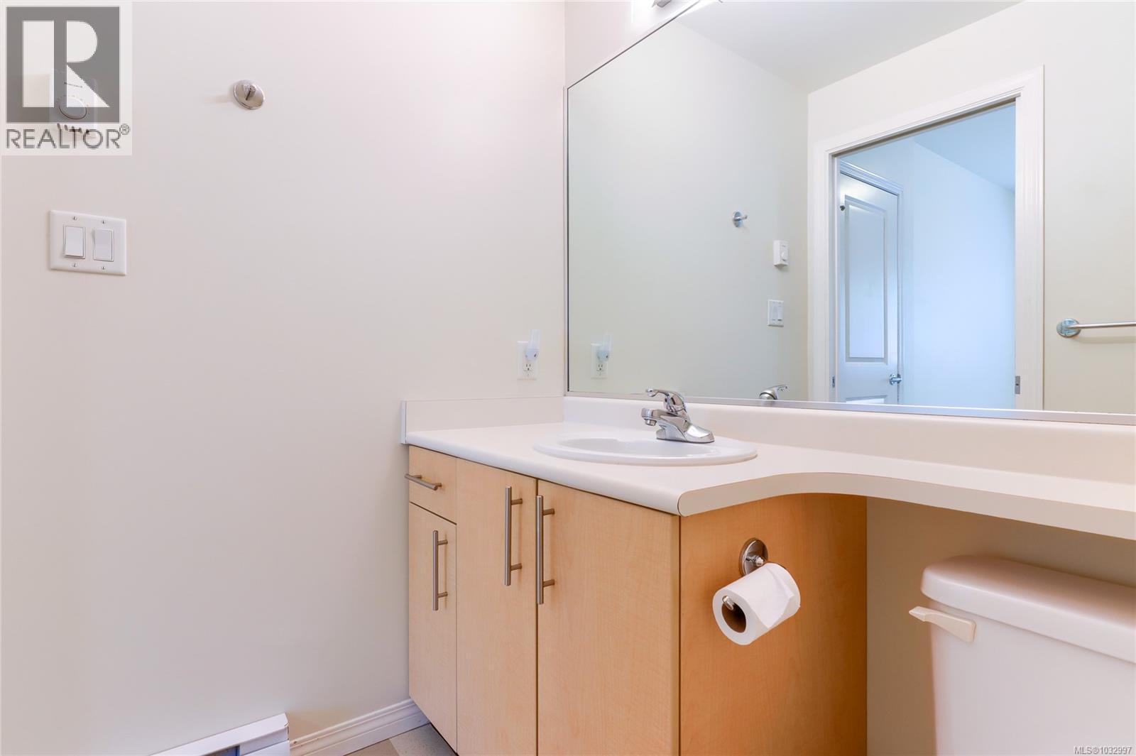 207 1550 Church Ave, Saanich, British Columbia  V8P 2H1 - Photo 17 - 1032997