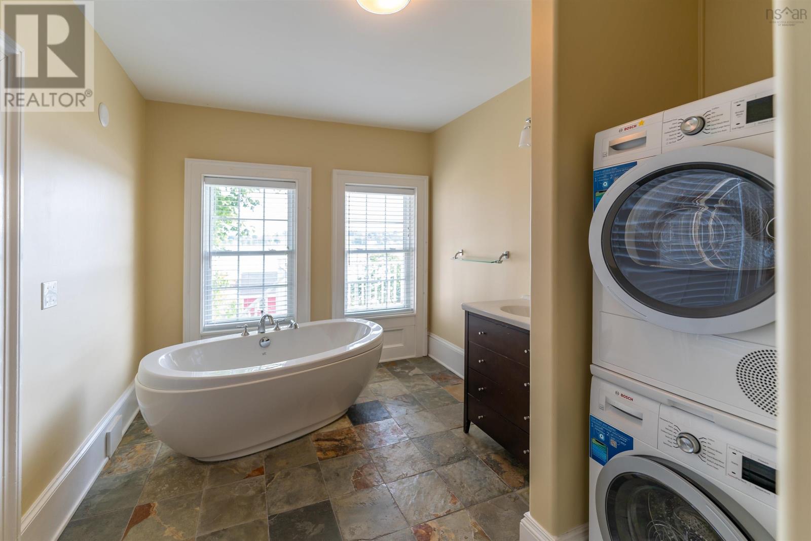 44 Montague Street, Lunenburg, Nova Scotia  B0J 2C0 - Photo 29 - 202606231