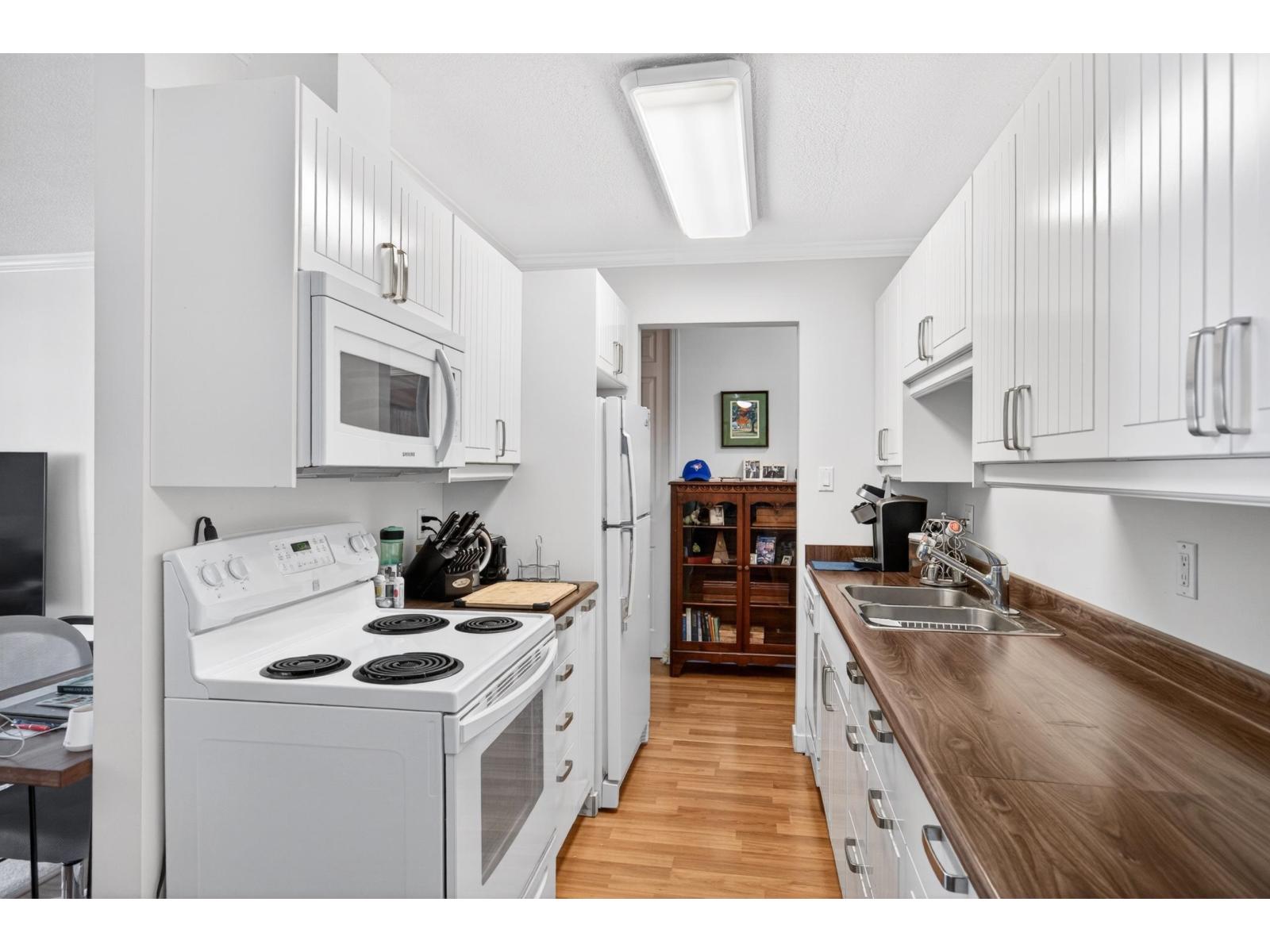202 1331 Fir Street, White Rock, British Columbia  V4B 4B3 - Photo 10 - R3119945