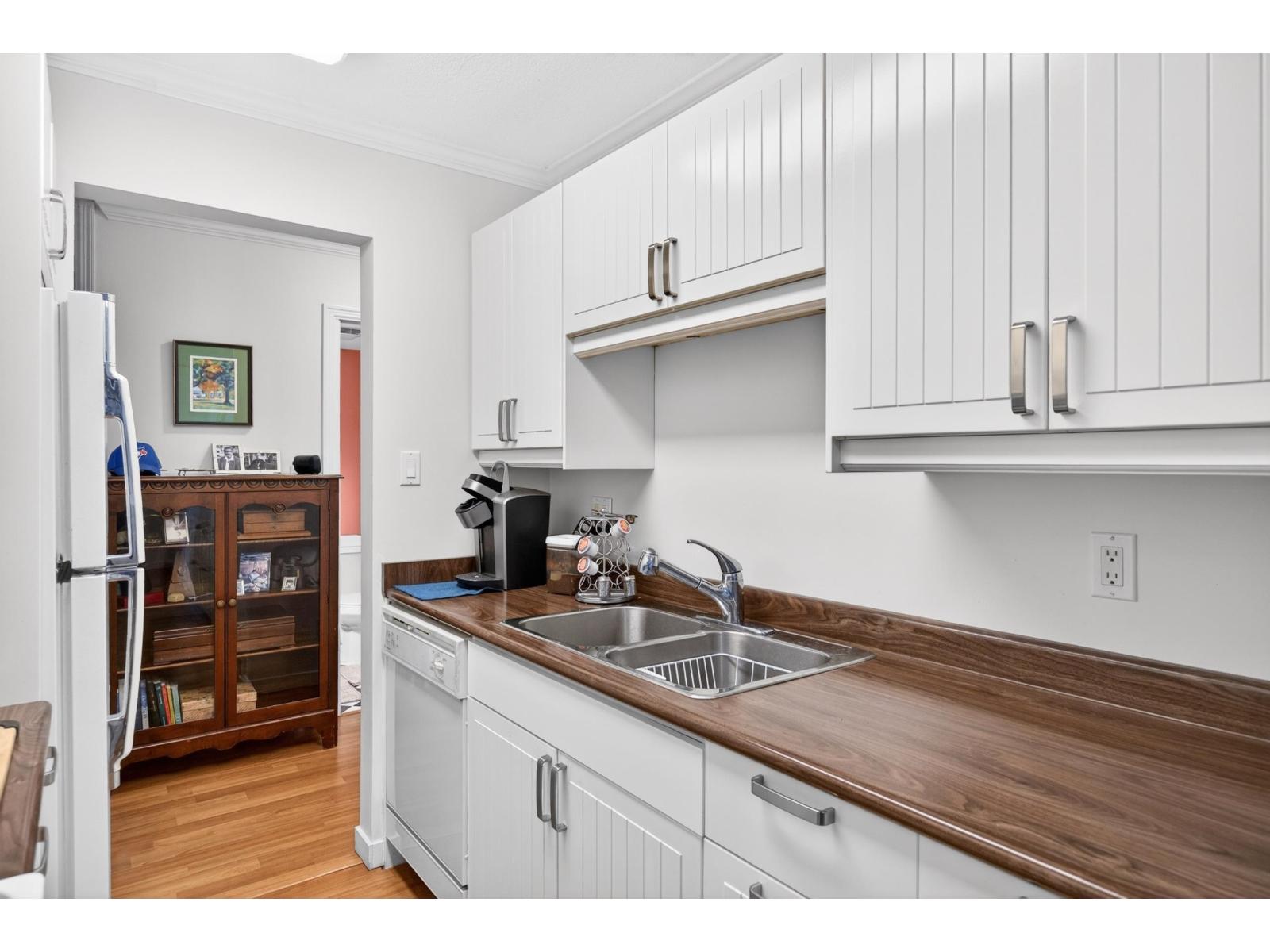 202 1331 Fir Street, White Rock, British Columbia  V4B 4B3 - Photo 11 - R3119945