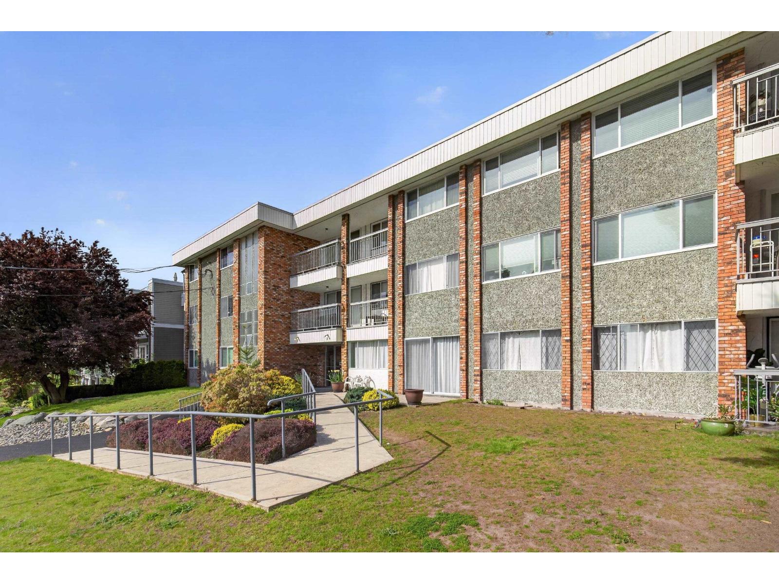 202 1331 Fir Street, White Rock, British Columbia  V4B 4B3 - Photo 3 - R3119945