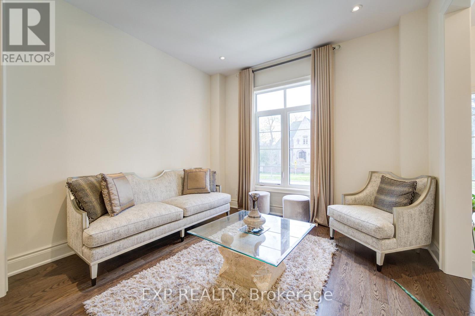 163 Hillsview Drive, Richmond Hill, Ontario  L4C 2R4 - Photo 5 - N13110978