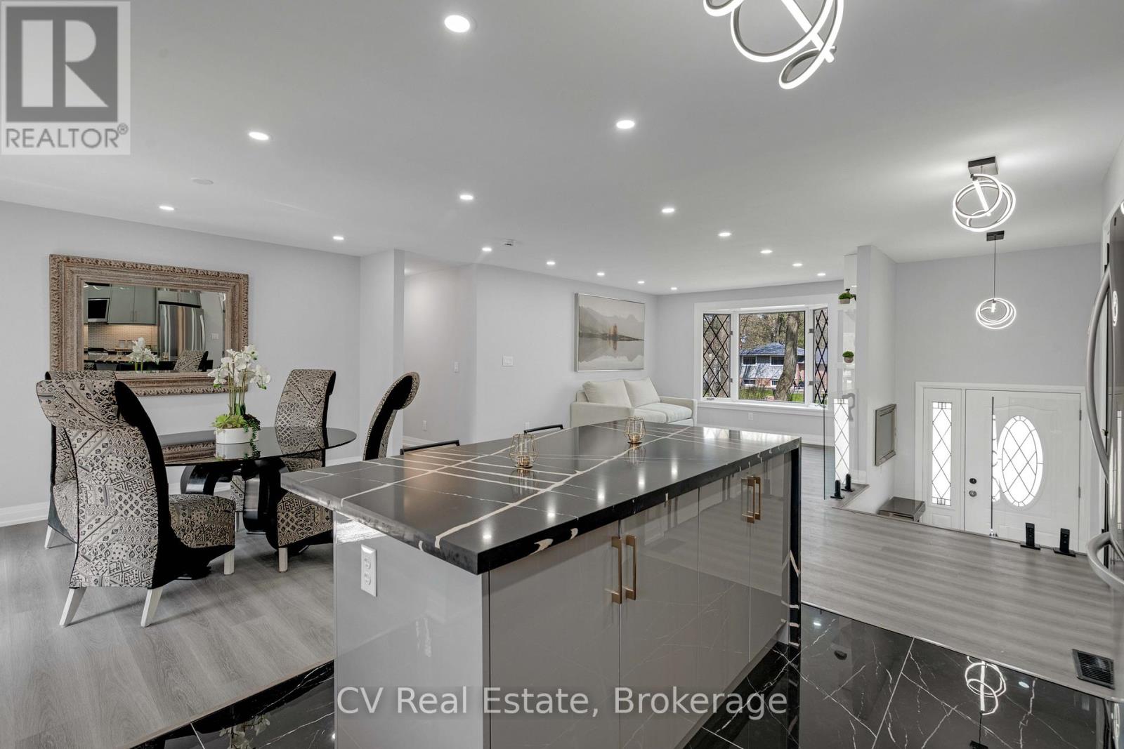 3866 Dixon Road, Innisfil, Ontario  L9S 2R9 - Photo 14 - N13111008