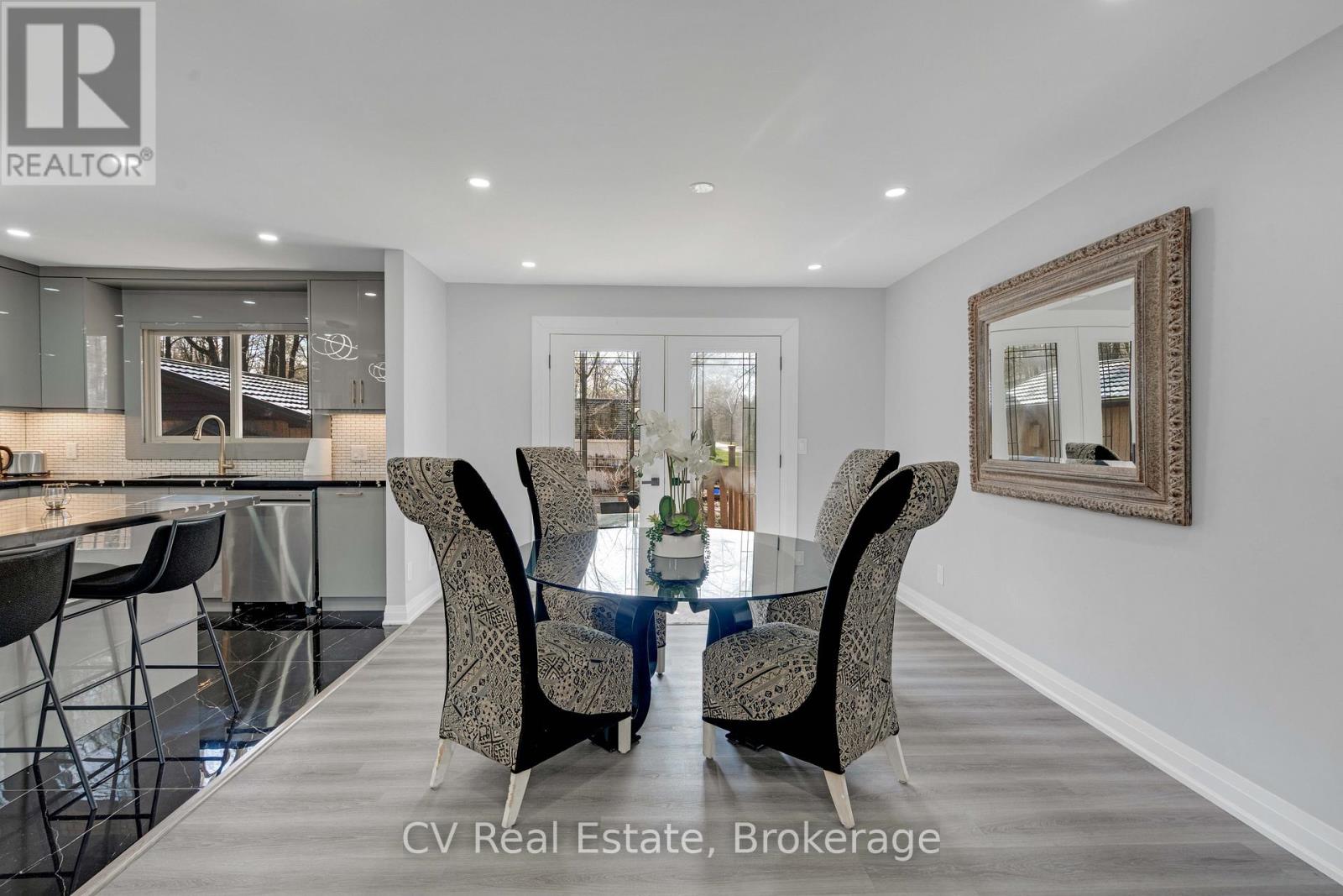 3866 Dixon Road, Innisfil, Ontario  L9S 2R9 - Photo 15 - N13111008