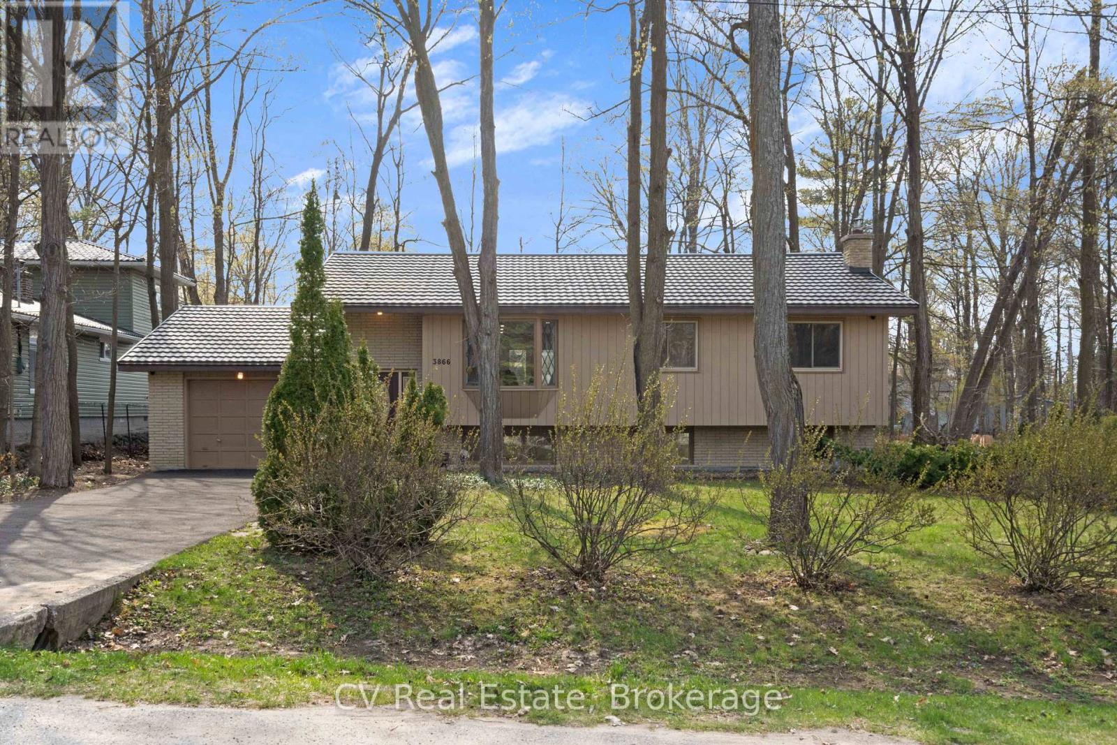 3866 Dixon Road, Innisfil, Ontario  L9S 2R9 - Photo 2 - N13111008