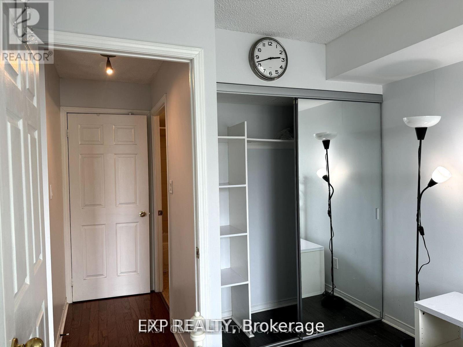 301 - 51 Baffin Crescent, Richmond Hill, Ontario  L4B 4P6 - Photo 8 - N13111038
