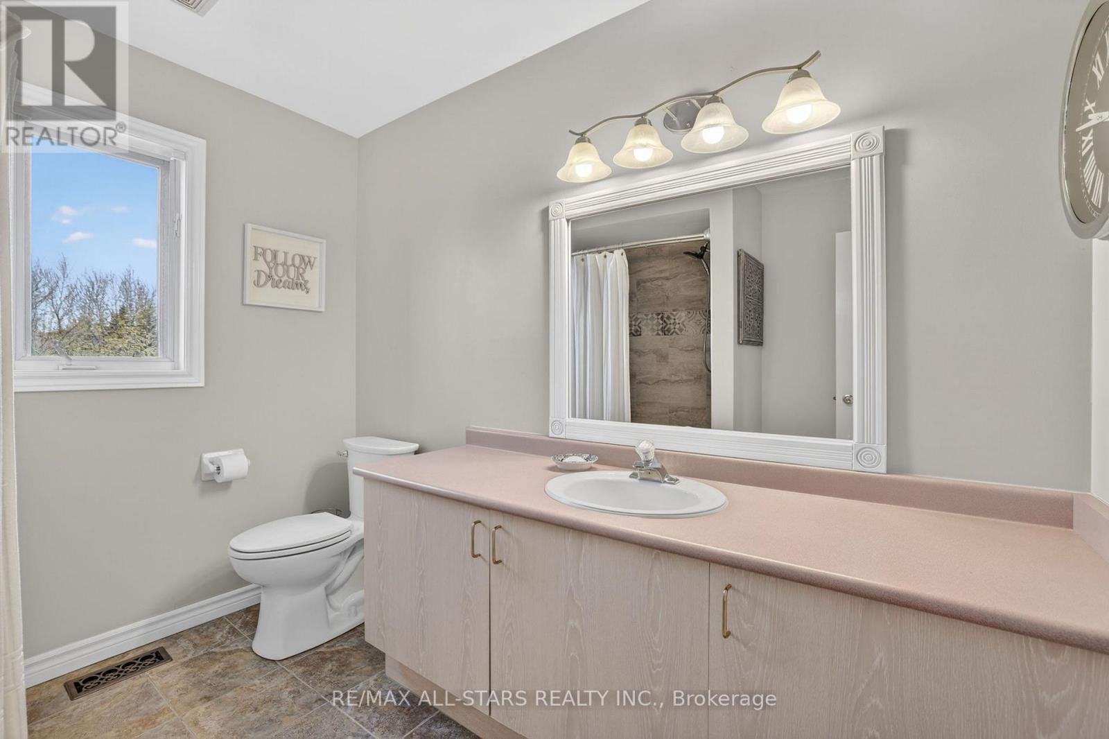17 Margaret Place, Georgina, Ontario  L4P 3X2 - Photo 33 - N13111110