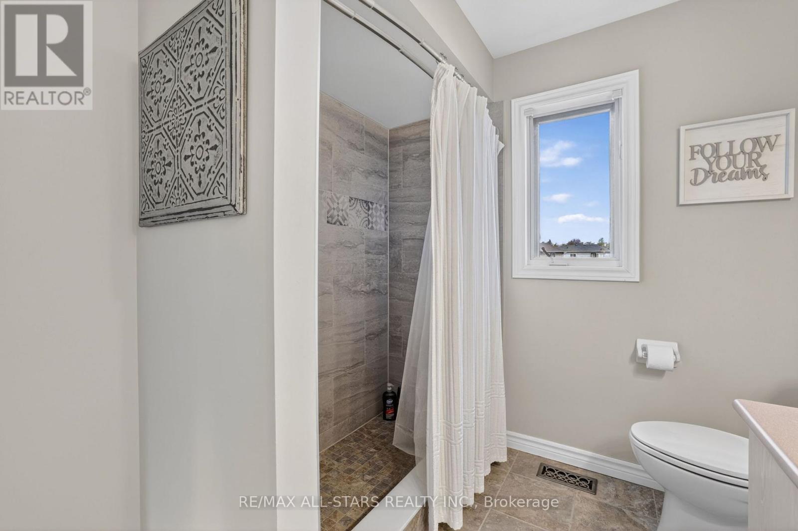 17 Margaret Place, Georgina, Ontario  L4P 3X2 - Photo 34 - N13111110