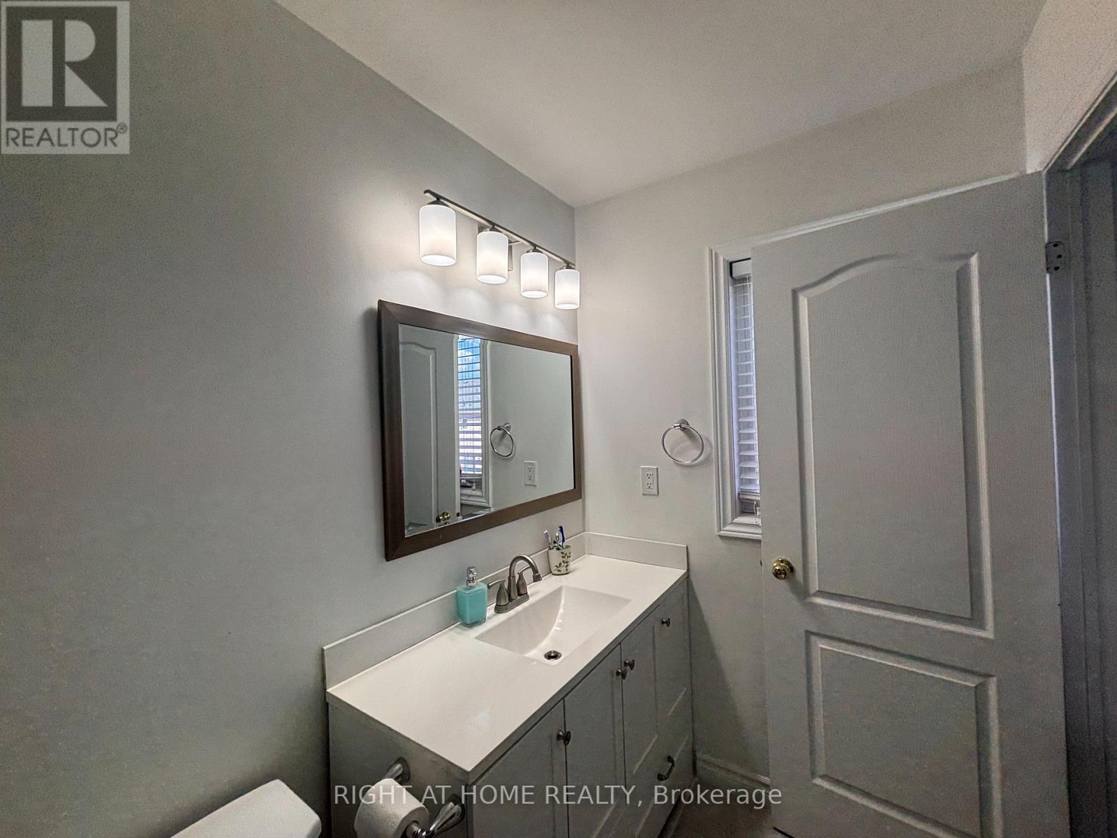 18 Luisa Street, Bradford West Gwillimbury (Bradford), Ontario  L3Z 0P2 - Photo 16 - N13111146
