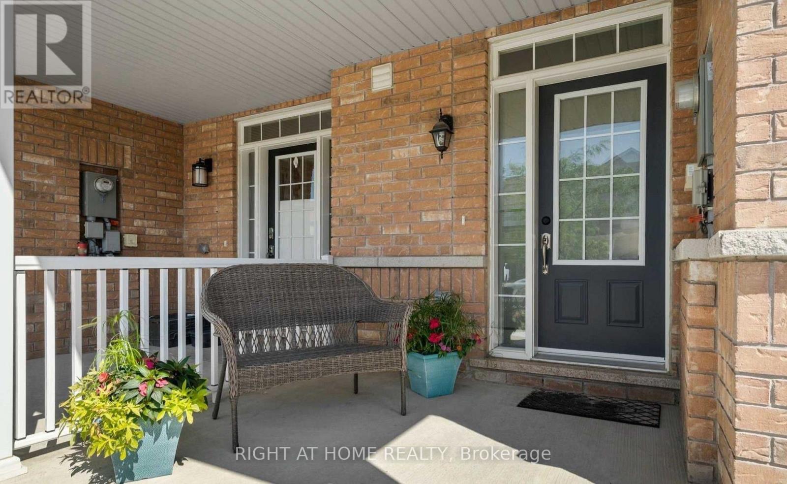 18 Luisa Street, Bradford West Gwillimbury (Bradford), Ontario  L3Z 0P2 - Photo 3 - N13111146