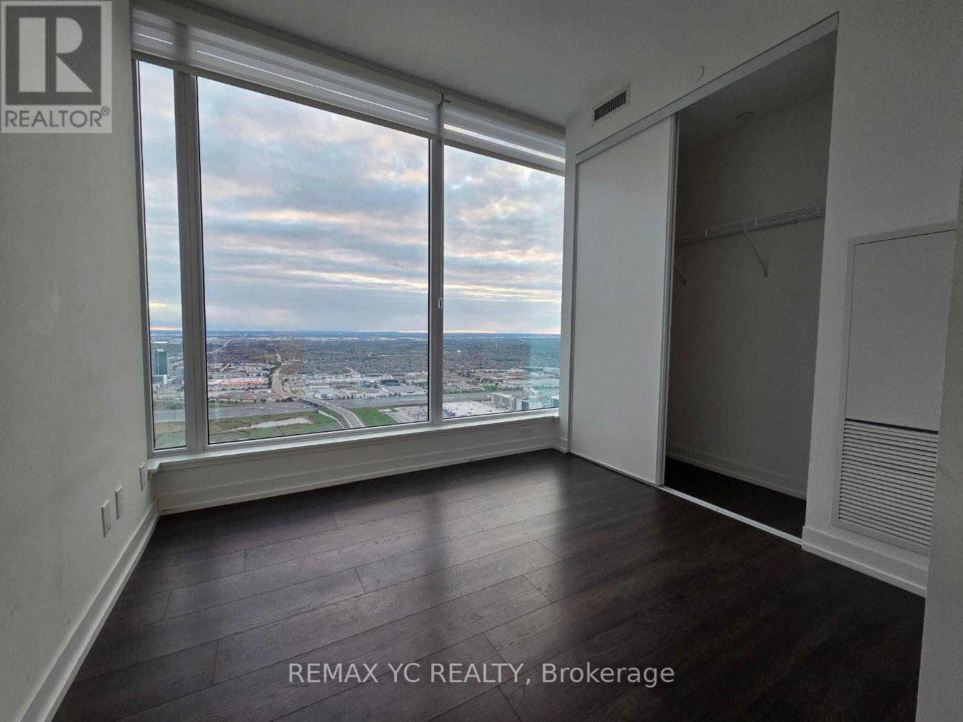 5810 - 5 Buttermill Avenue, Vaughan, Ontario  L4K 0J5 - Photo 3 - N13111204