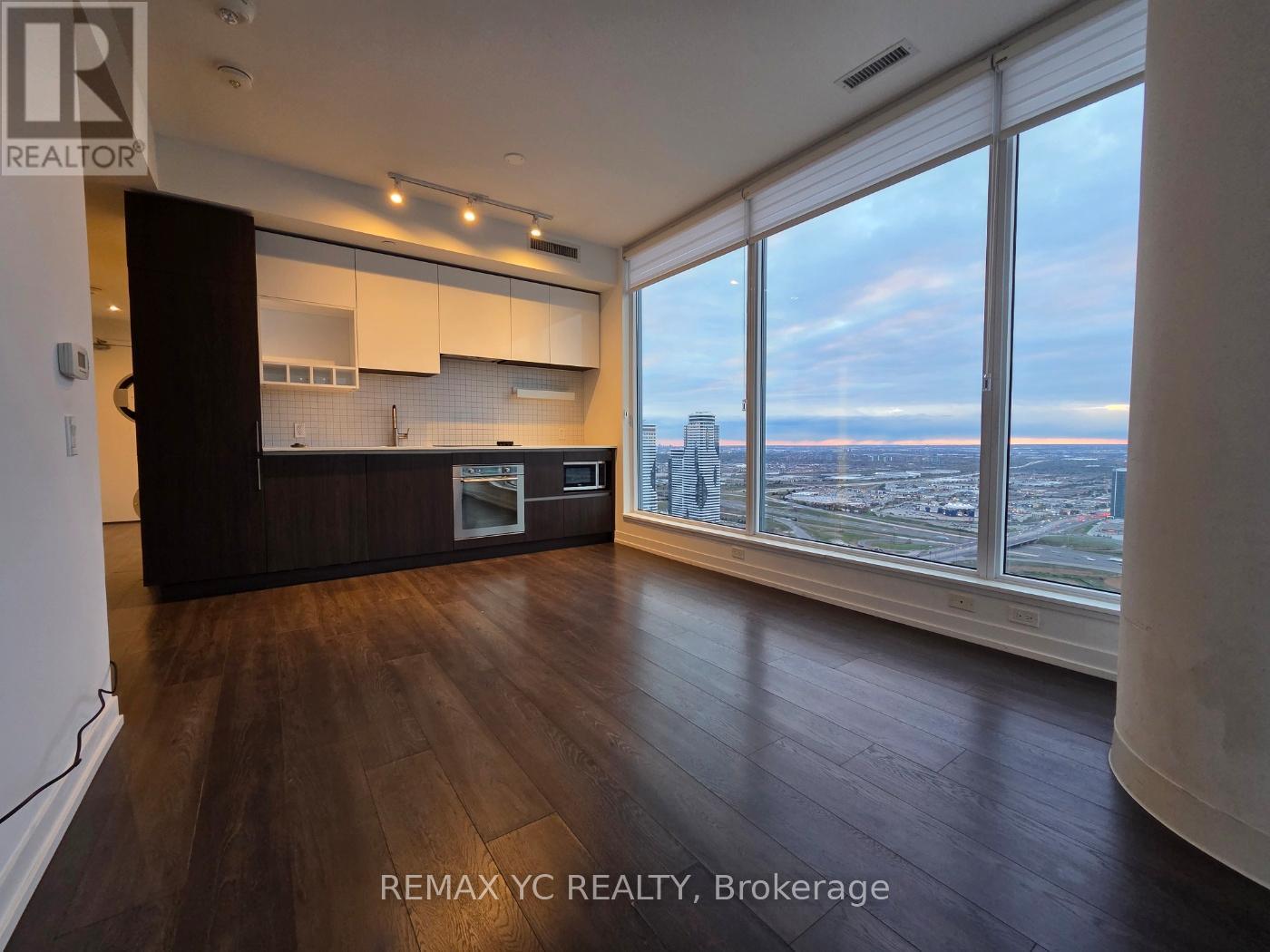 5810 - 5 Buttermill Avenue, Vaughan, Ontario  L4K 0J5 - Photo 6 - N13111204