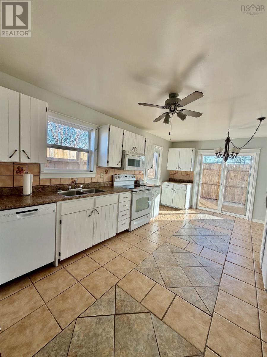 12 James Street, Florence, Nova Scotia  B1Y 1J1 - Photo 4 - 202608929