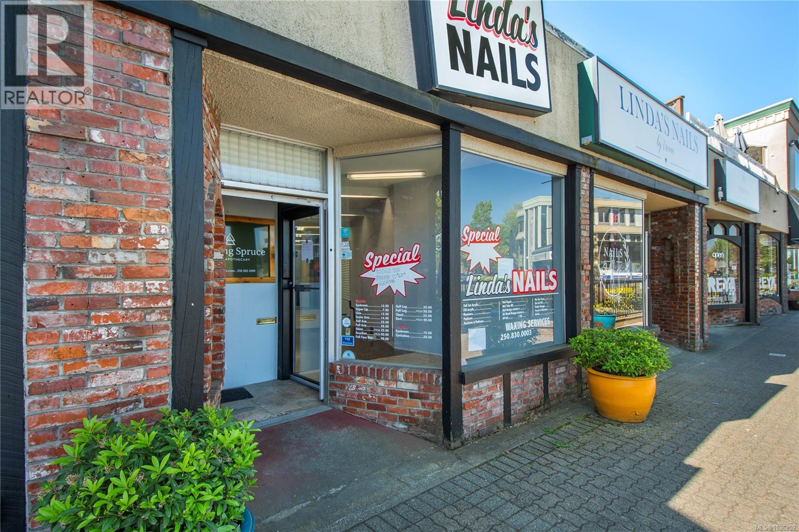 1068 Shoppers Row, Campbell River, British Columbia  V9W 2C6 - Photo 1 - 1036252