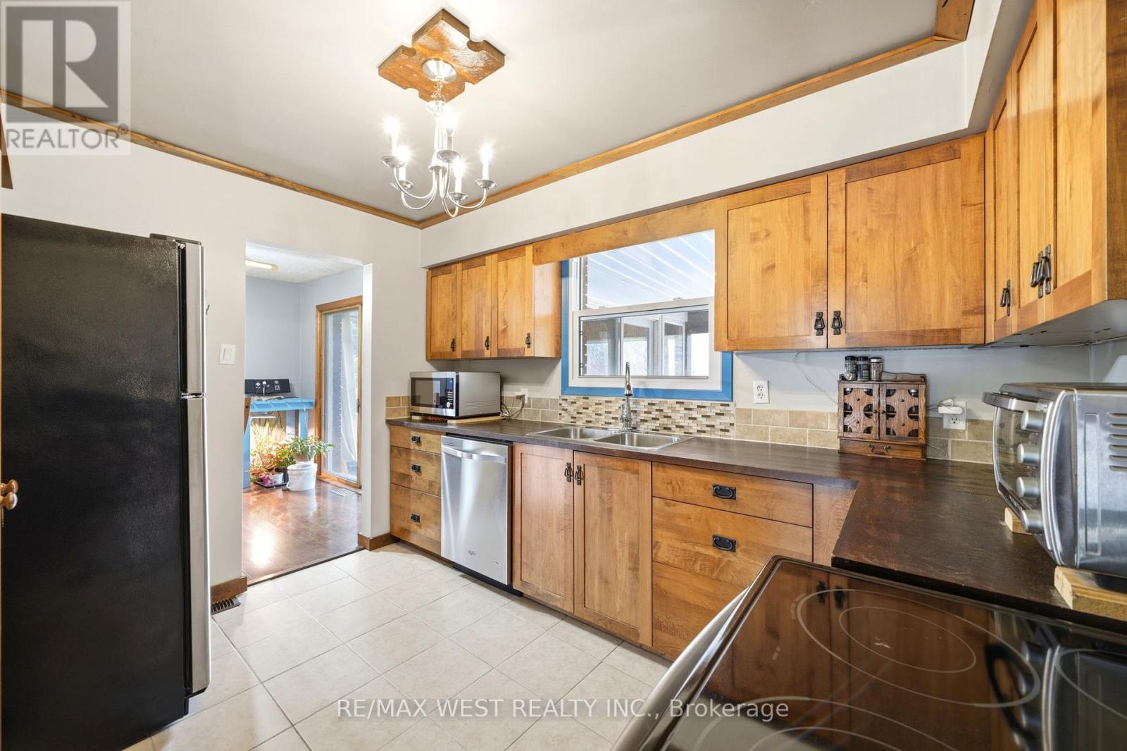 542310 Concession 14 Road, West Grey, Ontario  N0G 1R0 - Photo 7 - X12993540
