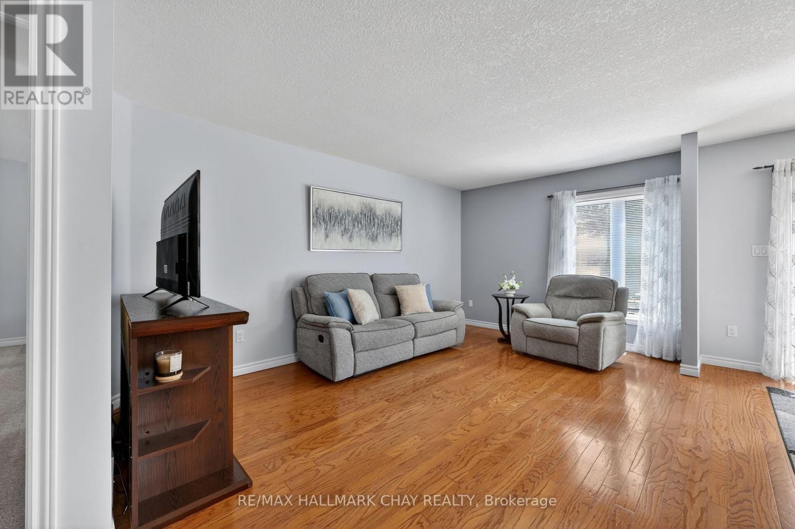 65 Pennsylvania Avenue, Wasaga Beach, Ontario  L9Z 3A8 - Photo 10 - S13111100