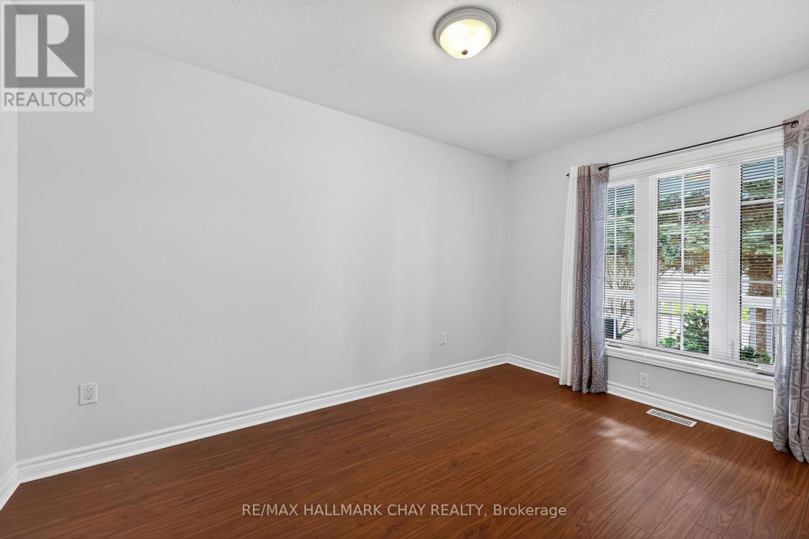 65 Pennsylvania Avenue, Wasaga Beach, Ontario  L9Z 3A8 - Photo 16 - S13111100