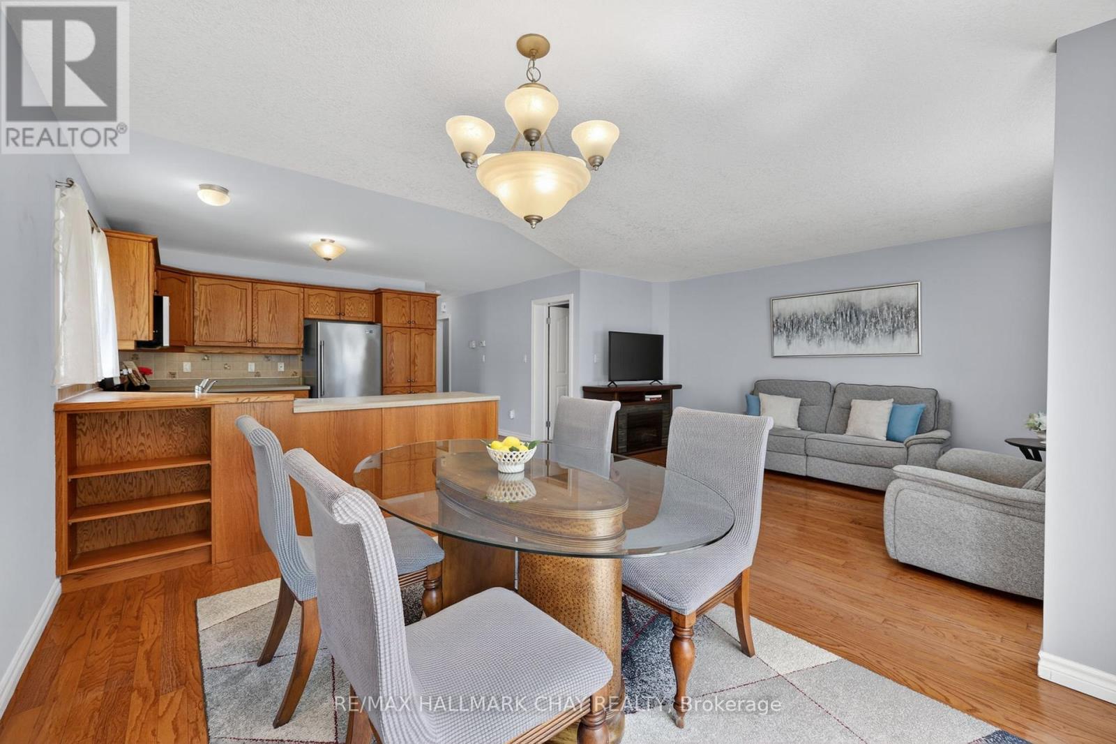 65 Pennsylvania Avenue, Wasaga Beach, Ontario  L9Z 3A8 - Photo 9 - S13111100