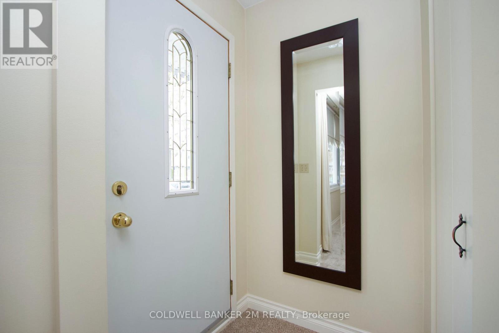 315 Durham Court, Oshawa, Ontario  L1J 5R5 - Photo 2 - E13110432