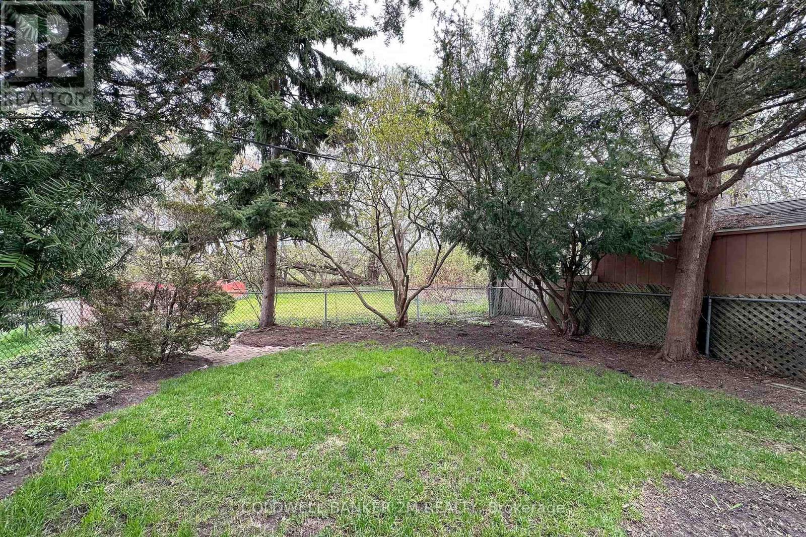 315 Durham Court, Oshawa, Ontario  L1J 5R5 - Photo 24 - E13110432