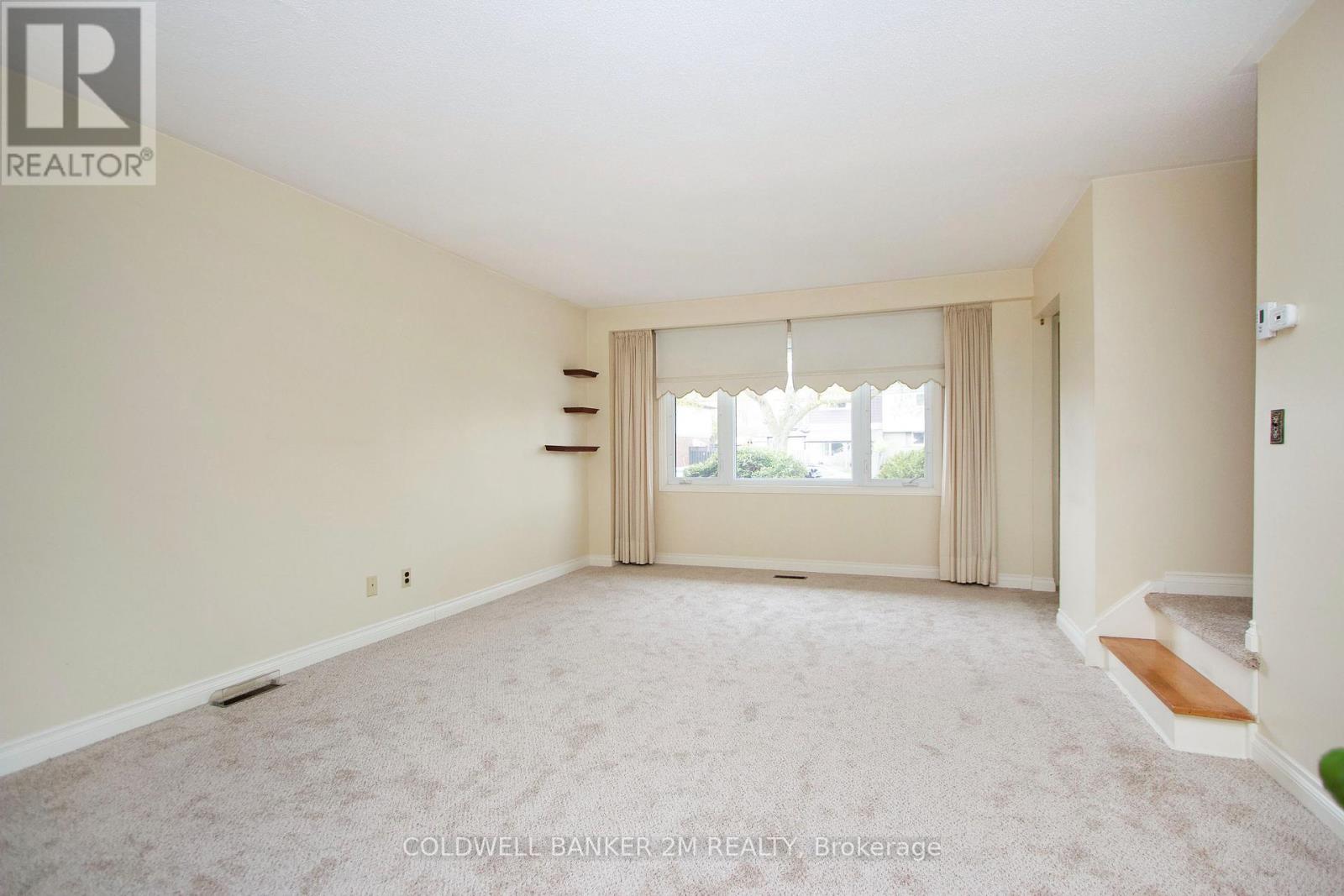 315 Durham Court, Oshawa, Ontario  L1J 5R5 - Photo 5 - E13110432
