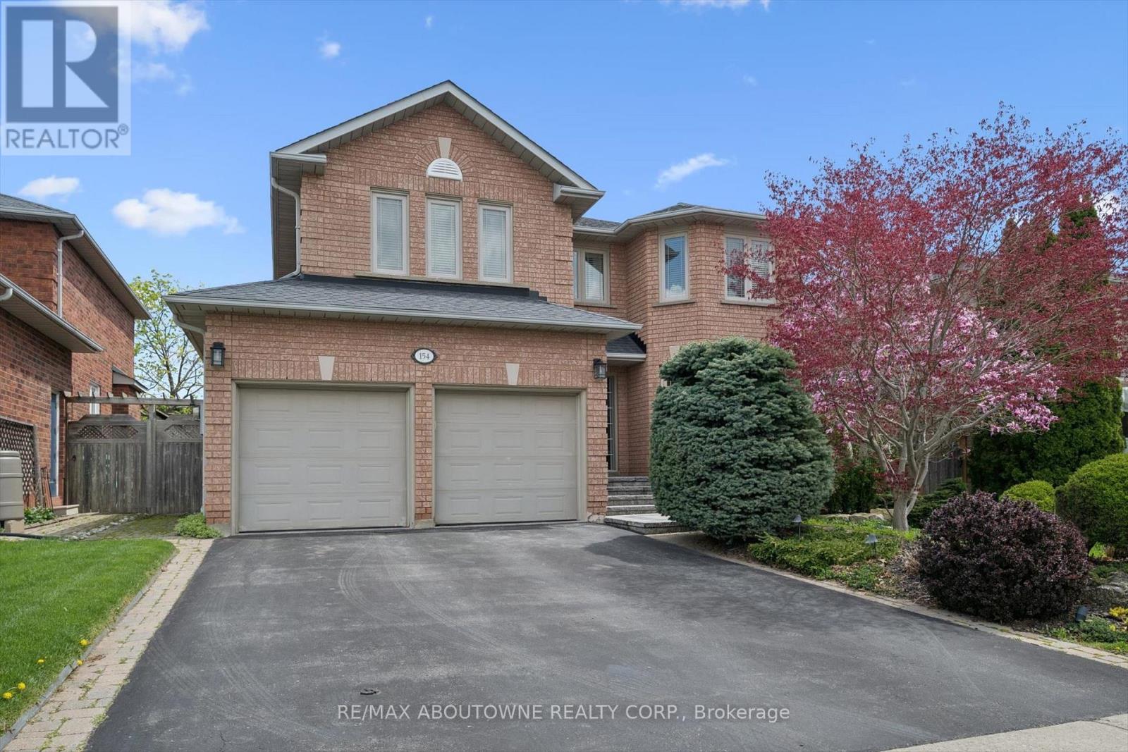 154 Howell Road, Oakville, Ontario  L6H 5Z2 - Photo 2 - W13110996