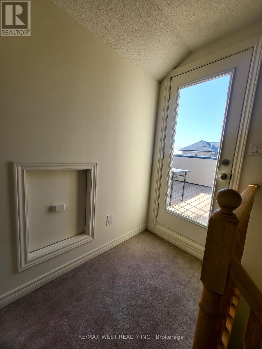 34-04 - 2420 Baronwood Drive, Oakville, Ontario  L6M 0J7 - Photo 11 - W13111174