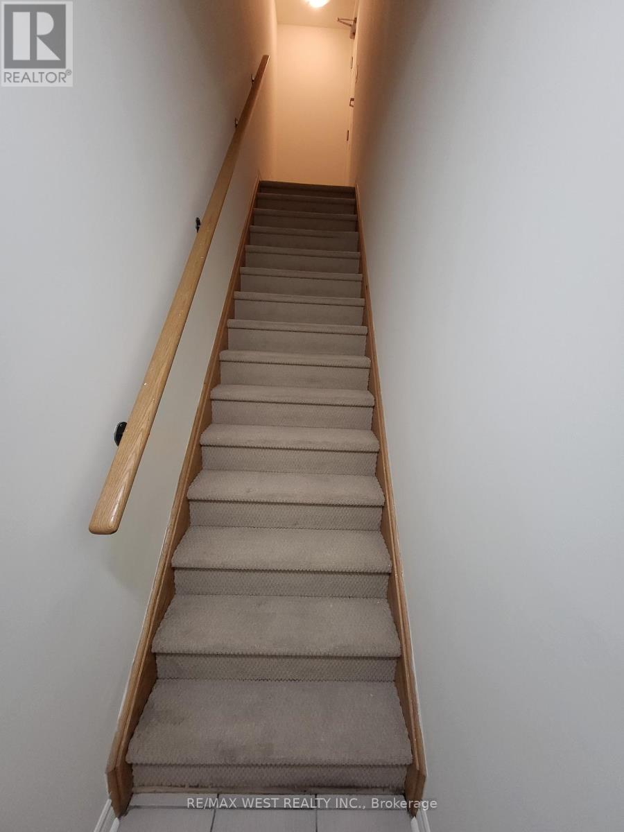 34-04 - 2420 Baronwood Drive, Oakville, Ontario  L6M 0J7 - Photo 2 - W13111174