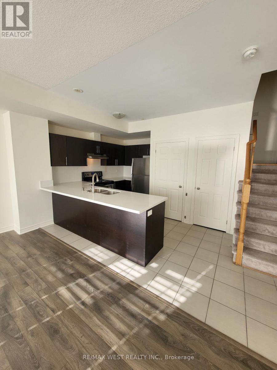 34-04 - 2420 Baronwood Drive, Oakville, Ontario  L6M 0J7 - Photo 4 - W13111174