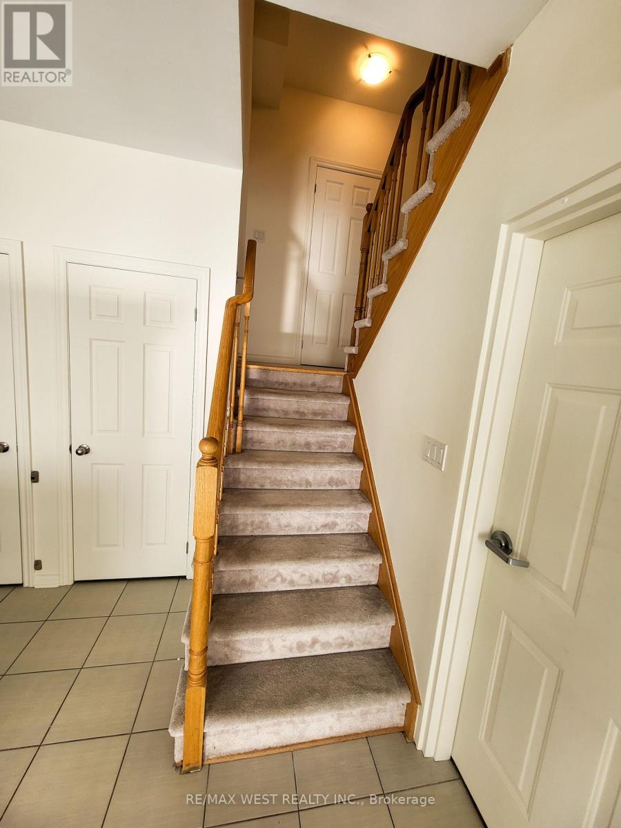 34-04 - 2420 Baronwood Drive, Oakville, Ontario  L6M 0J7 - Photo 7 - W13111174