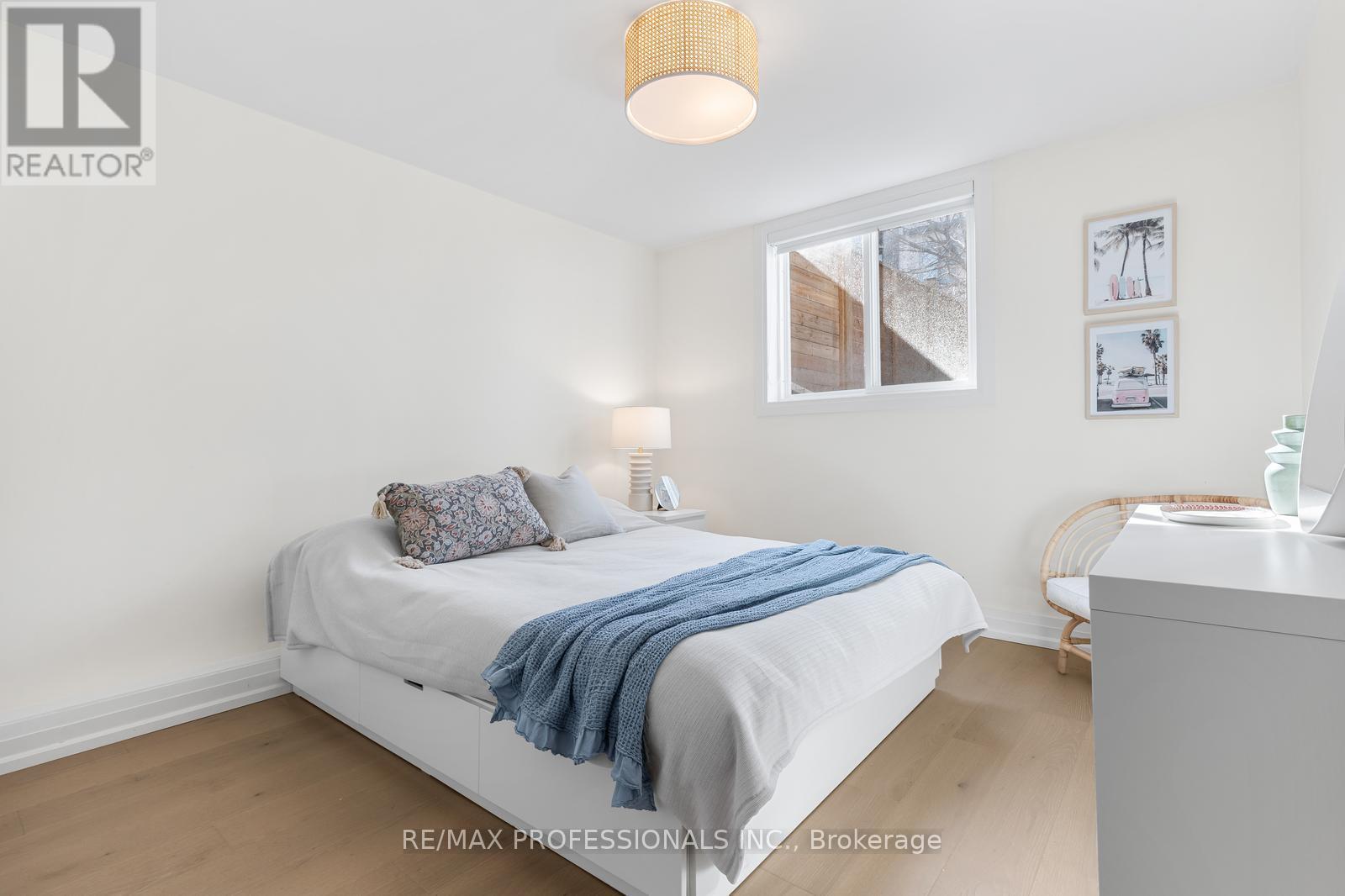 5 Birgitta Crescent, Toronto, Ontario  M9C 3W1 - Photo 30 - W13111230