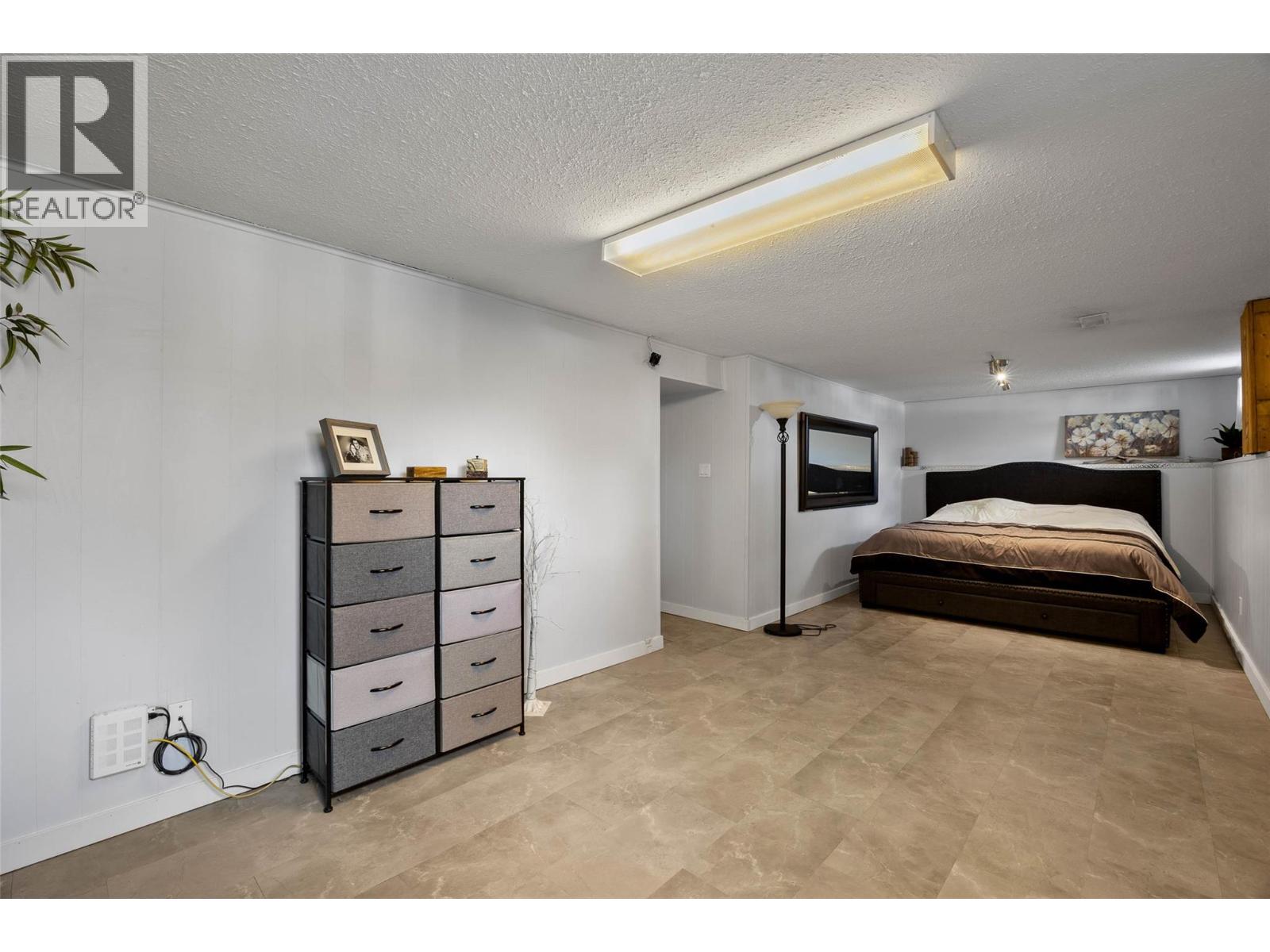 957 Pine Street, Kamloops, British Columbia  V2C 3A3 - Photo 11 - 10386228