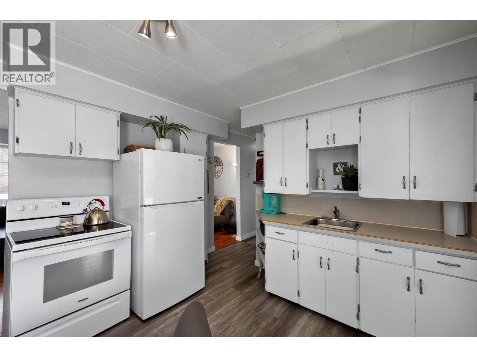 957 Pine Street, Kamloops, British Columbia  V2C 3A3 - Photo 3 - 10386228