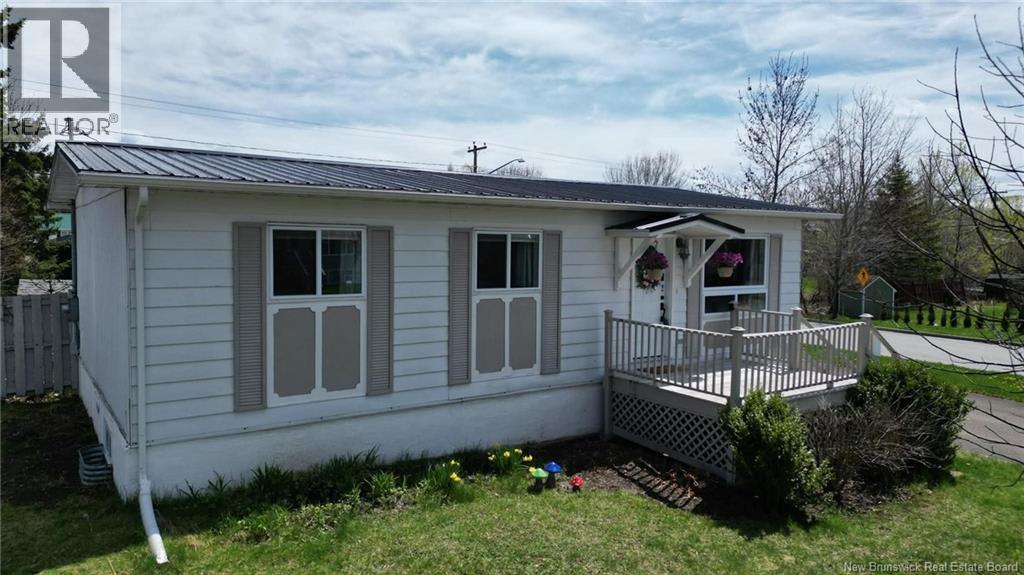 154 Barton Crescent, Nashwaaksis, New Brunswick  E3A 5A6 - Photo 2 - NB139166