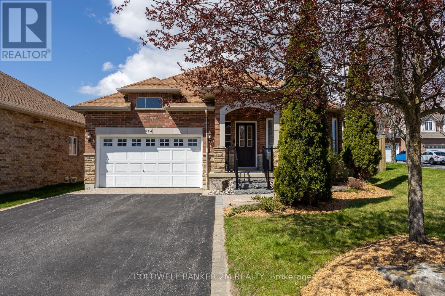 1904 CLEARWATER COURT, Oshawa, Ontario