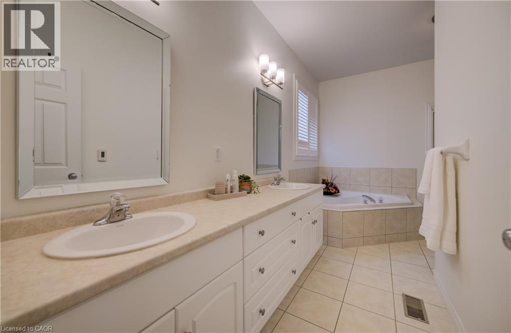 560 Springwater Drive, Waterloo, Ontario  N2V 2K6 - Photo 22 - 40821009