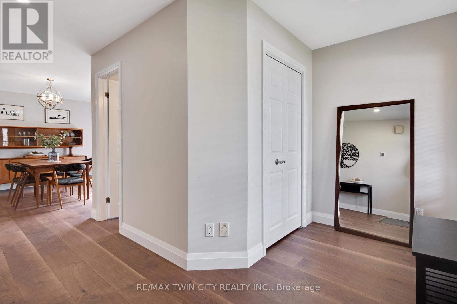 514 Birchleaf Walk, Waterloo, Ontario  N2T 2W5 - Photo 3 - X13110990
