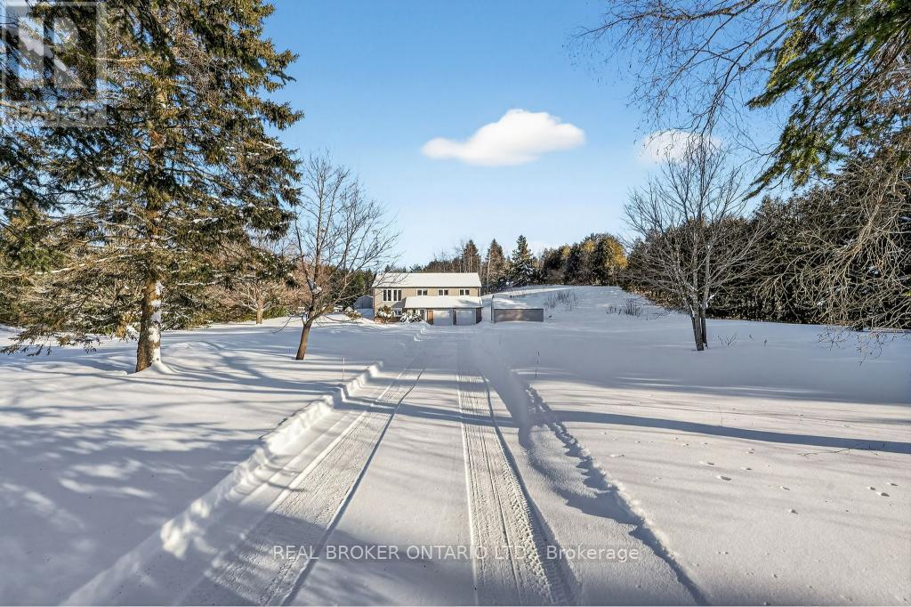 16 Old Carriage Road, East Garafraxa, Ontario  L9W 5A3 - Photo 4 - X13111132
