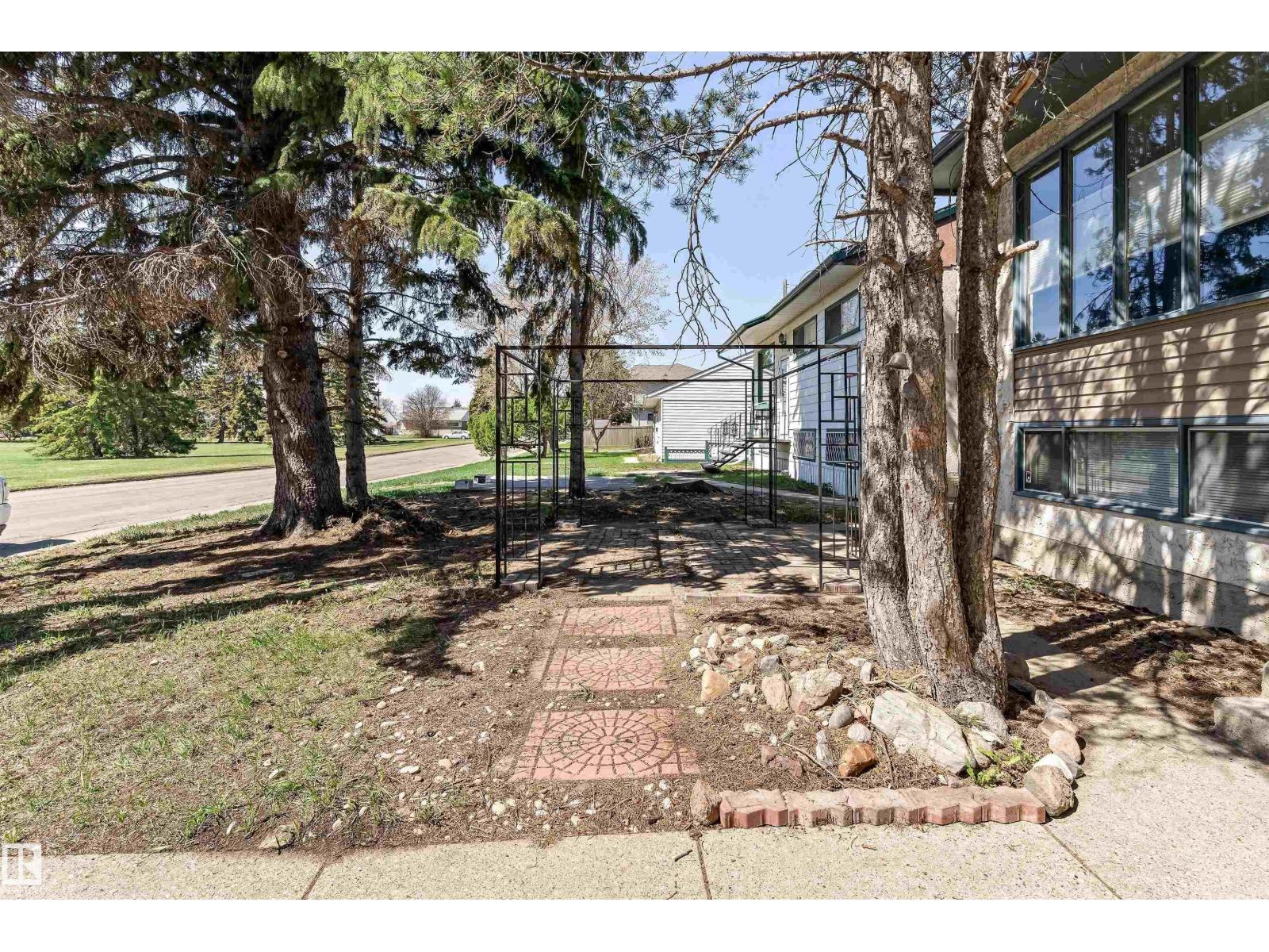 13208 128 Av Nw, Edmonton, Alberta  T5L 3H2 - Photo 18 - E4486395