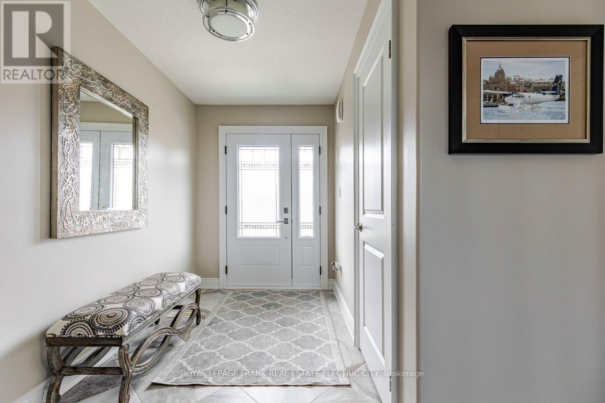 519 Grange Way, Peterborough, Ontario  K9H 0G4 - Photo 2 - X13111392