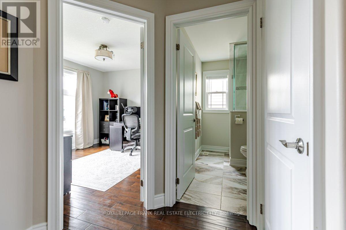 519 Grange Way, Peterborough, Ontario  K9H 0G4 - Photo 4 - X13111392