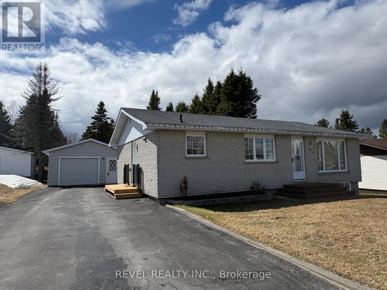 363 THIRTEENTH AVENUE, Cochrane, Ontario