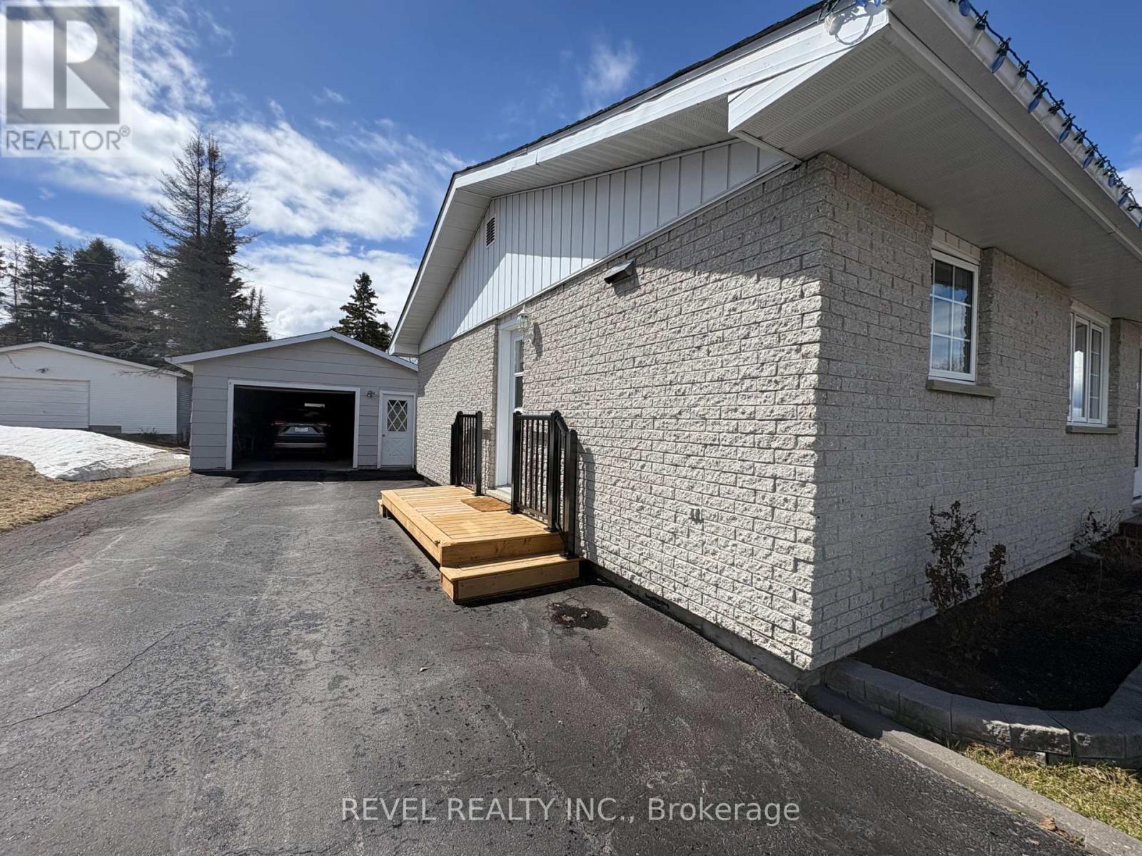 363 Thirteenth Avenue, Cochrane, Ontario  P0L 1C0 - Photo 4 - T13111320