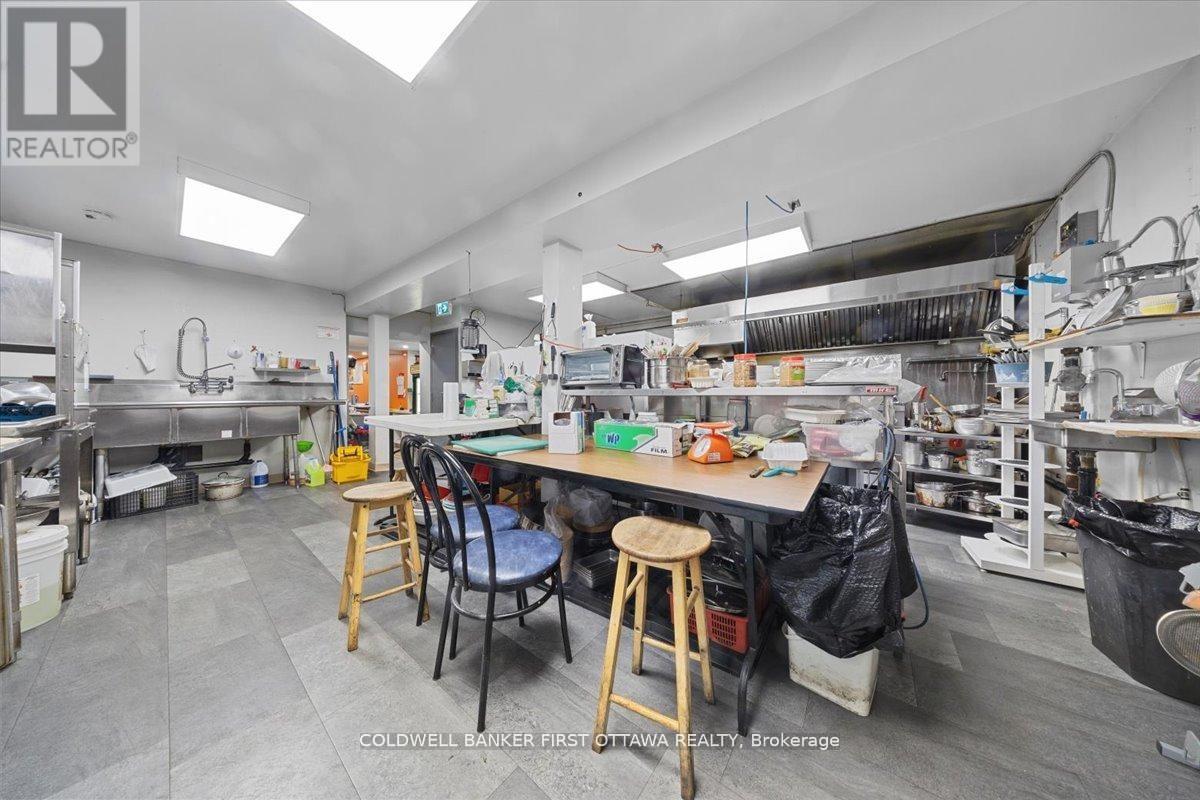 827 Somerset Street W, Ottawa, Ontario  K1R 6R4 - Photo 7 - X13111302