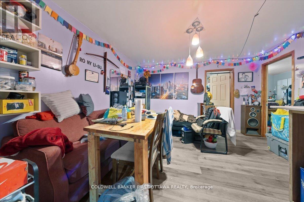 827 Somerset Street W, Ottawa, Ontario  K1R 6R4 - Photo 25 - X13111330