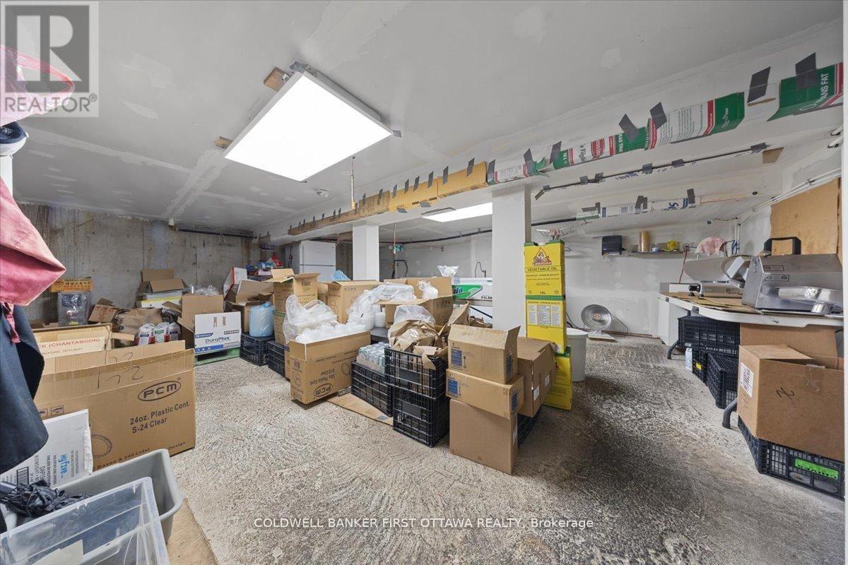 827 Somerset Street W, Ottawa, Ontario  K1R 6R4 - Photo 3 - X13111330