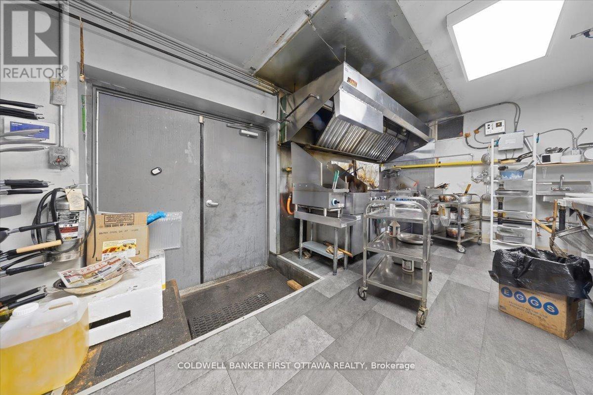 827 Somerset Street W, Ottawa, Ontario  K1R 6R4 - Photo 8 - X13111330