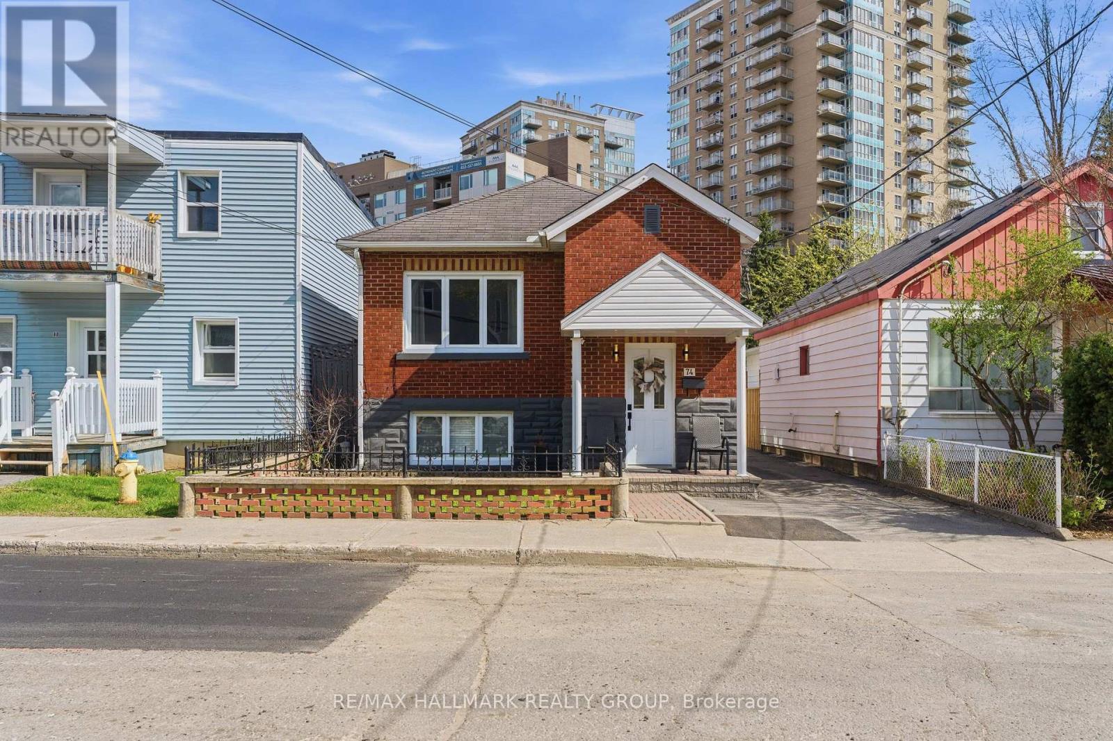 1 - 74 Genest Street, Ottawa, Ontario  K1L 7Z2 - Photo 2 - X13111338