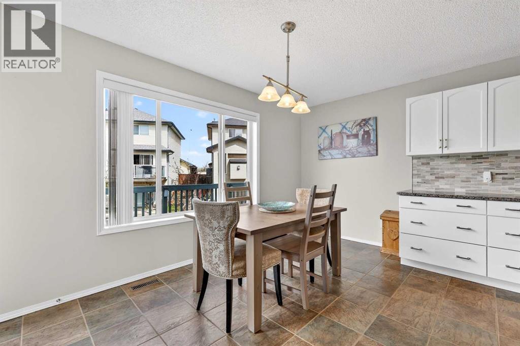 133 Cove Court, Chestermere, Alberta  T1X 1J4 - Photo 11 - A2309702